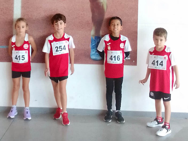 Escuela de atletismo Boadilla del Monte en la Jornada de menores Gallur (Madrid). Atletas de categoría Sub 8.